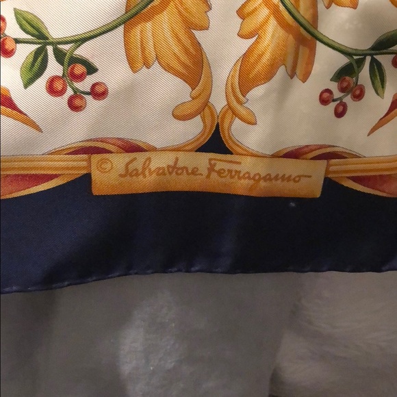 Salvatore Ferragamo silk scarf - Picture 3 of 4
